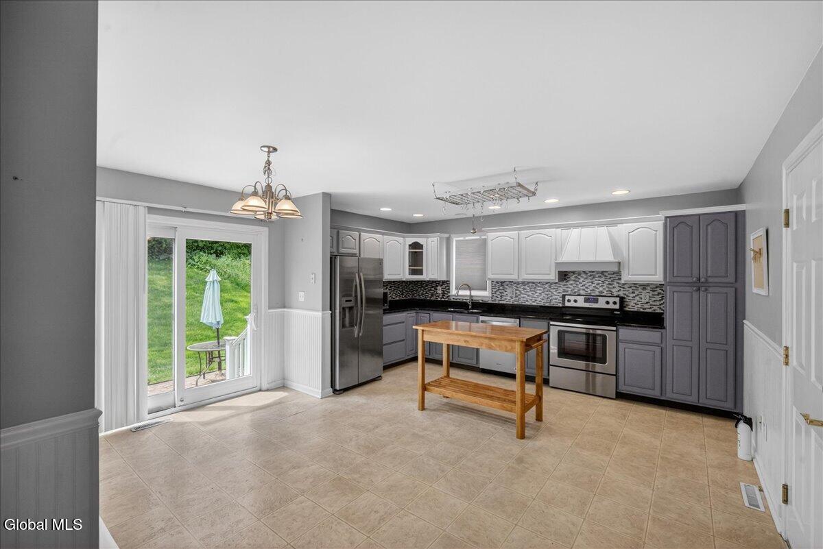 23 Victoria Way Albany NY 12209