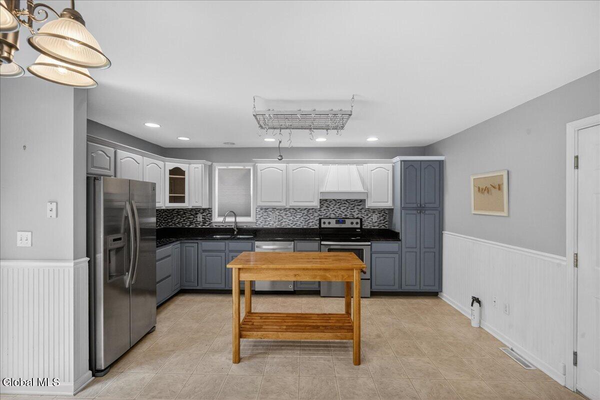 23 Victoria Way Albany NY 12209