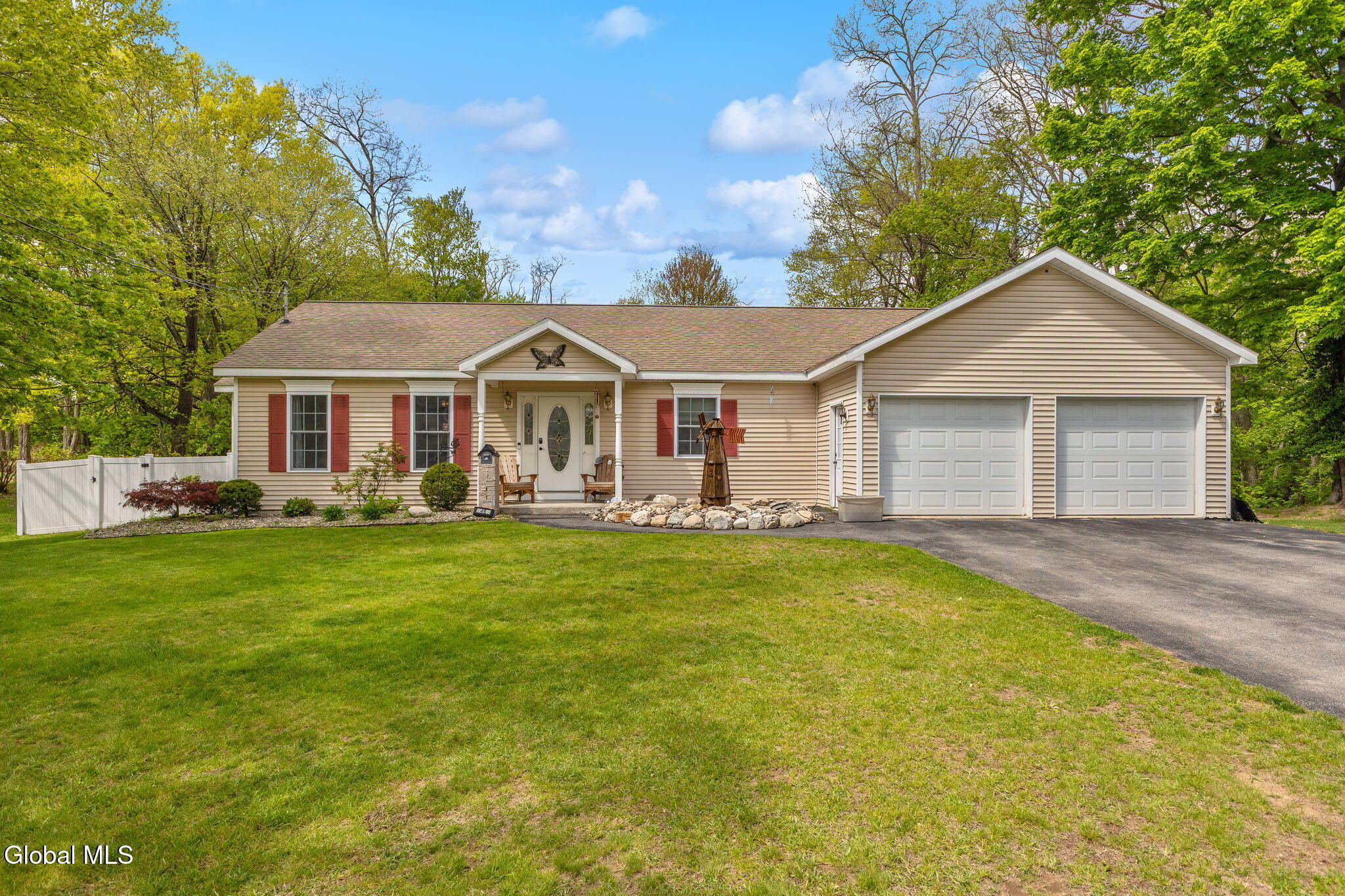46 Esther Street Schenectady NY 12303