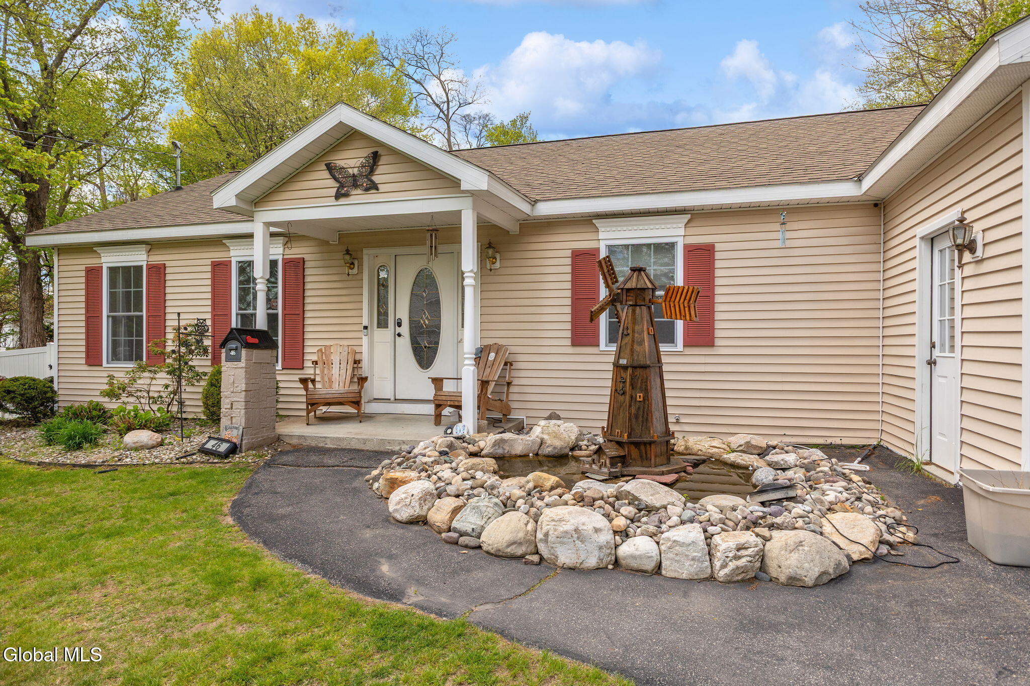 46 Esther Street Schenectady NY 12303