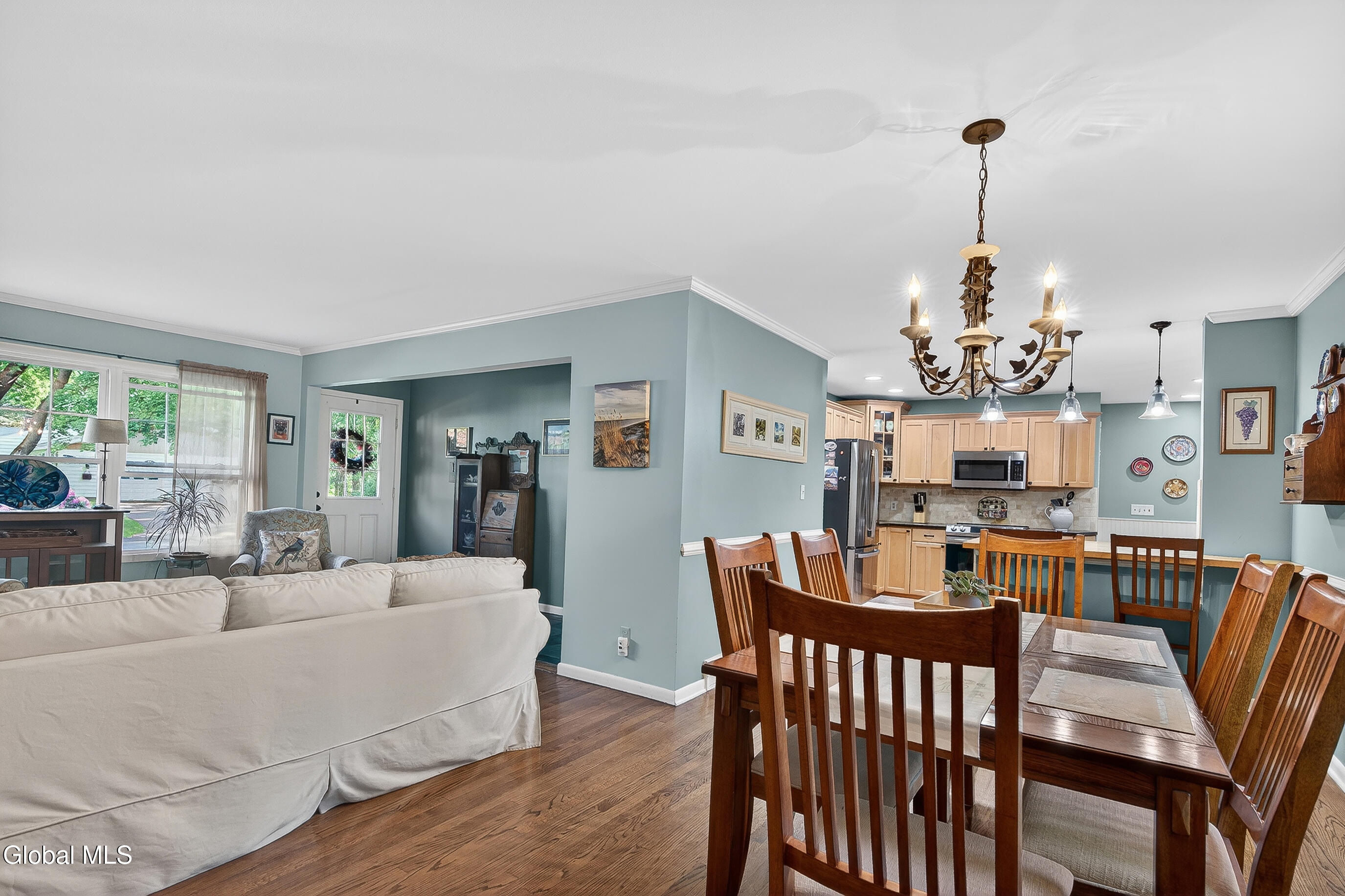 2 Avon Road Delmar NY 12054