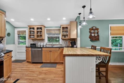 2 Avon Road Delmar NY 12054