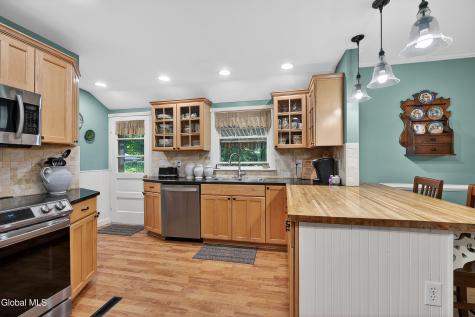 2 Avon Road Delmar NY 12054