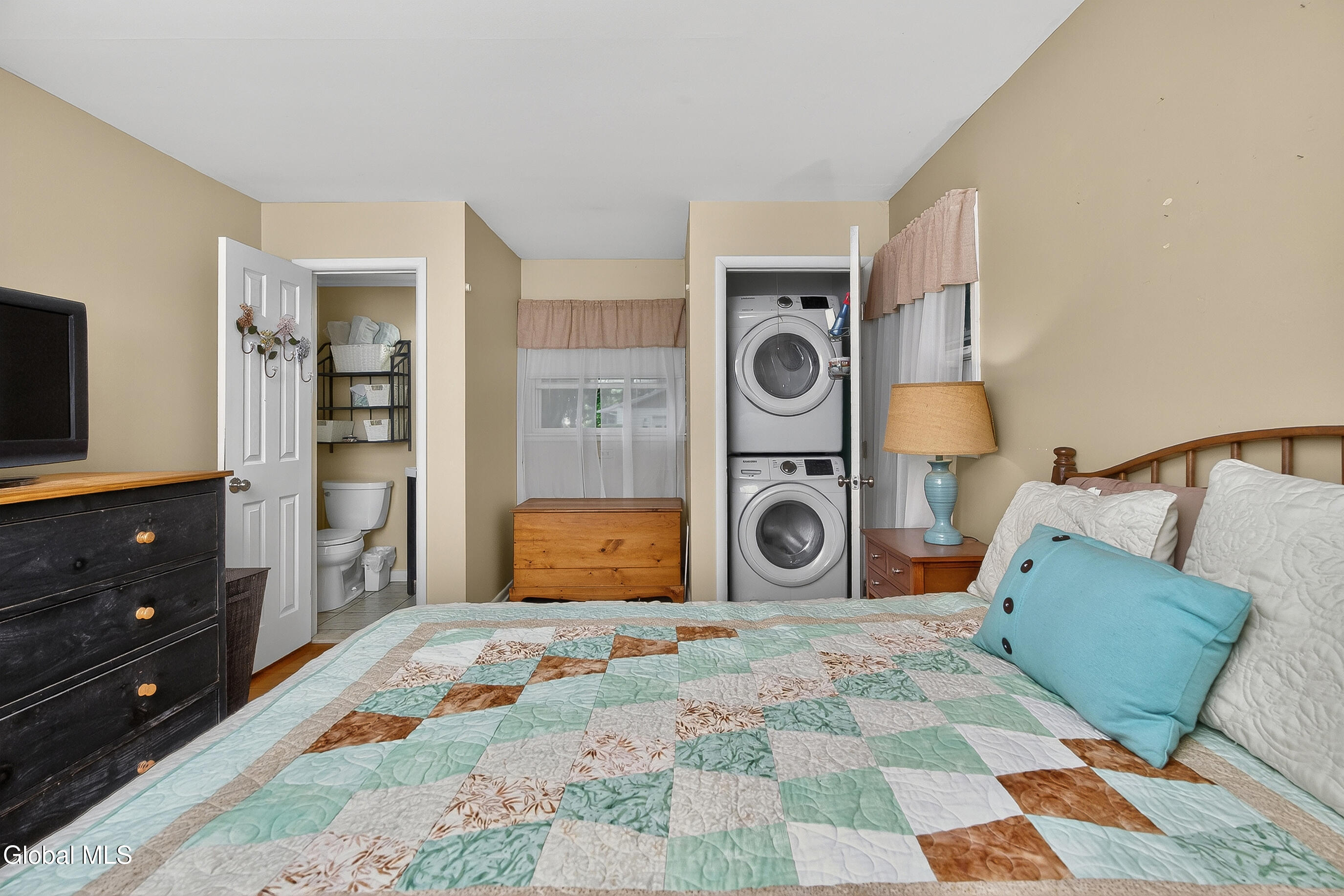 2 Avon Road Delmar NY 12054