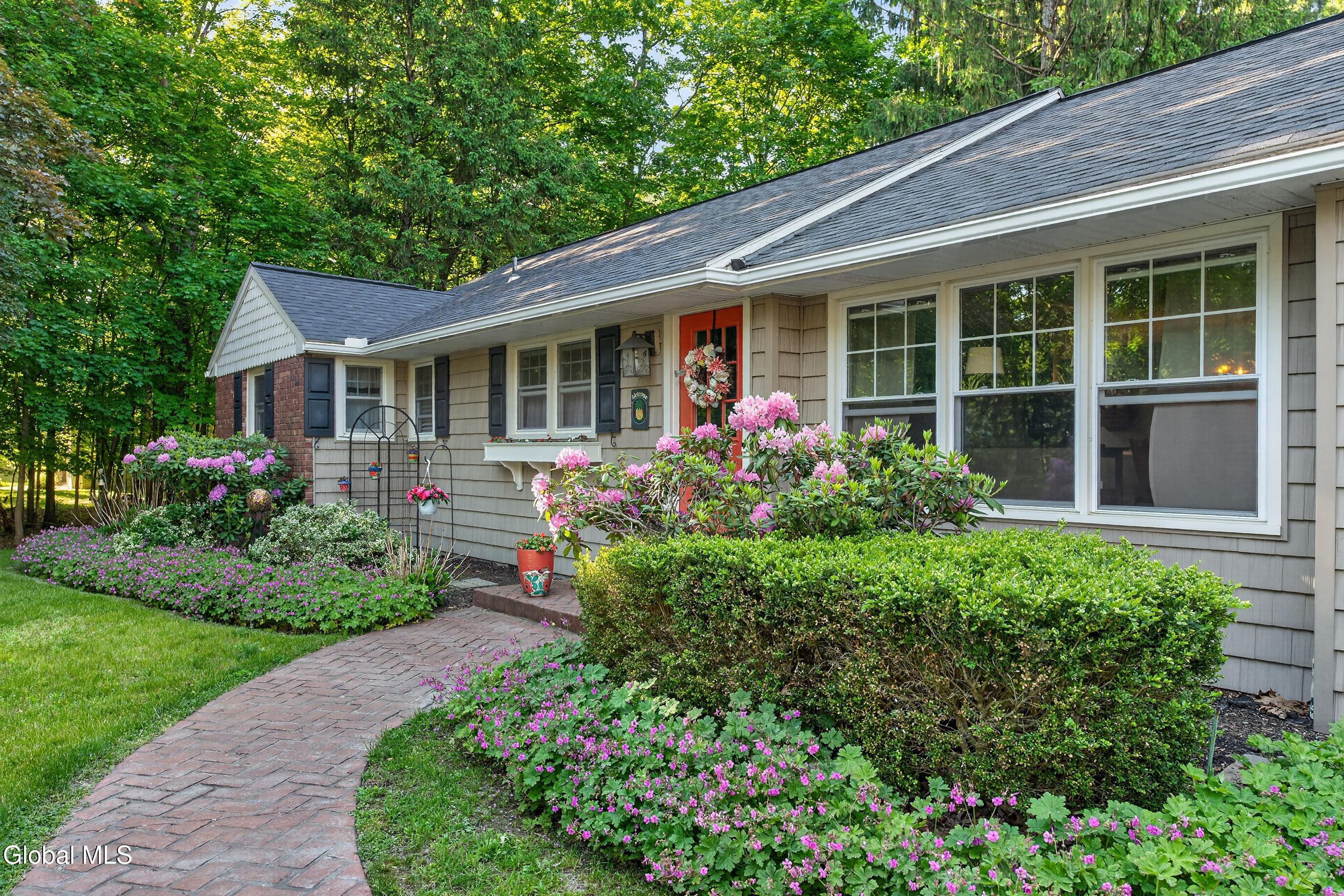 2 Avon Road Delmar NY 12054