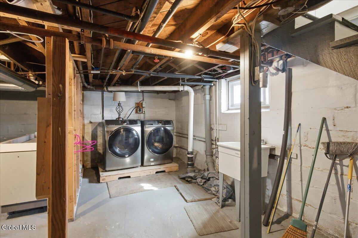 156 Elmer Avenue Schenectady NY 12308