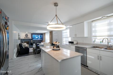 933 E Pine Hill Drive Schenectady NY 12303