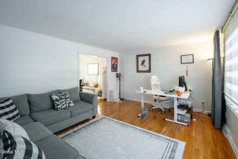 933 E Pine Hill Drive Schenectady NY 12303