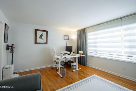 933 E Pine Hill Drive Schenectady NY 12303