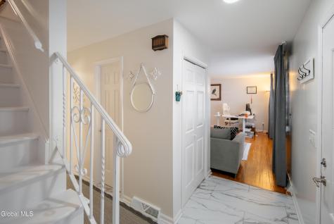 933 E Pine Hill Drive Schenectady NY 12303