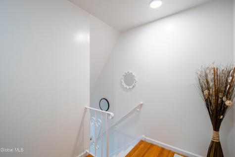 933 E Pine Hill Drive Schenectady NY 12303