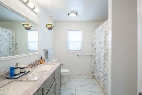 933 E Pine Hill Drive Schenectady NY 12303