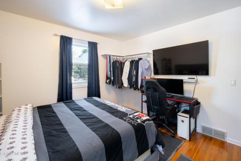 933 E Pine Hill Drive Schenectady NY 12303