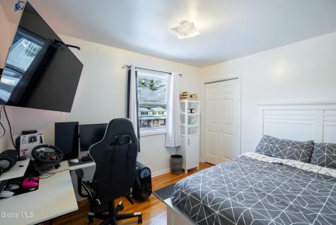 933 E Pine Hill Drive Schenectady NY 12303