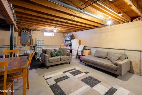 933 E Pine Hill Drive Schenectady NY 12303