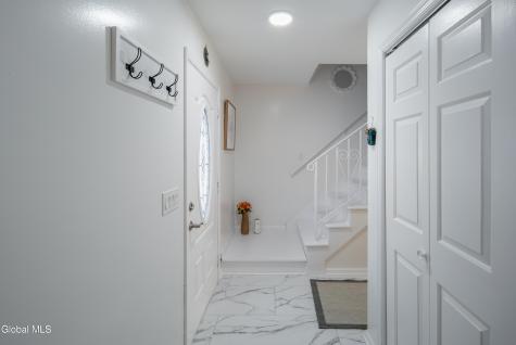 933 E Pine Hill Drive Schenectady NY 12303