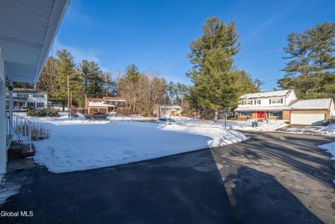 933 E Pine Hill Drive Schenectady NY 12303