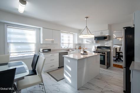 933 E Pine Hill Drive Schenectady NY 12303