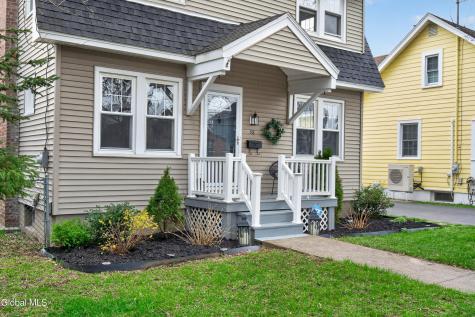58 Woodrow Court Troy NY 12180