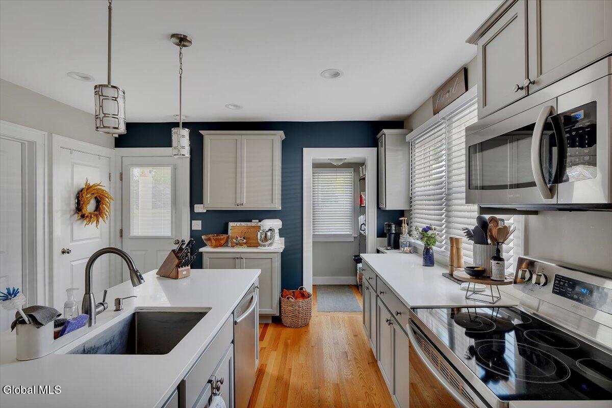 639 Poutre Avenue Rotterdam NY 12306
