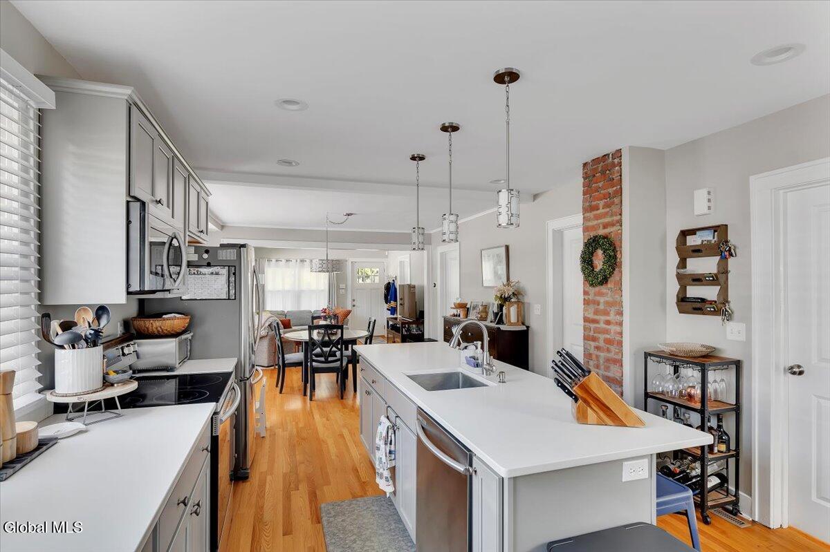 639 Poutre Avenue Rotterdam NY 12306