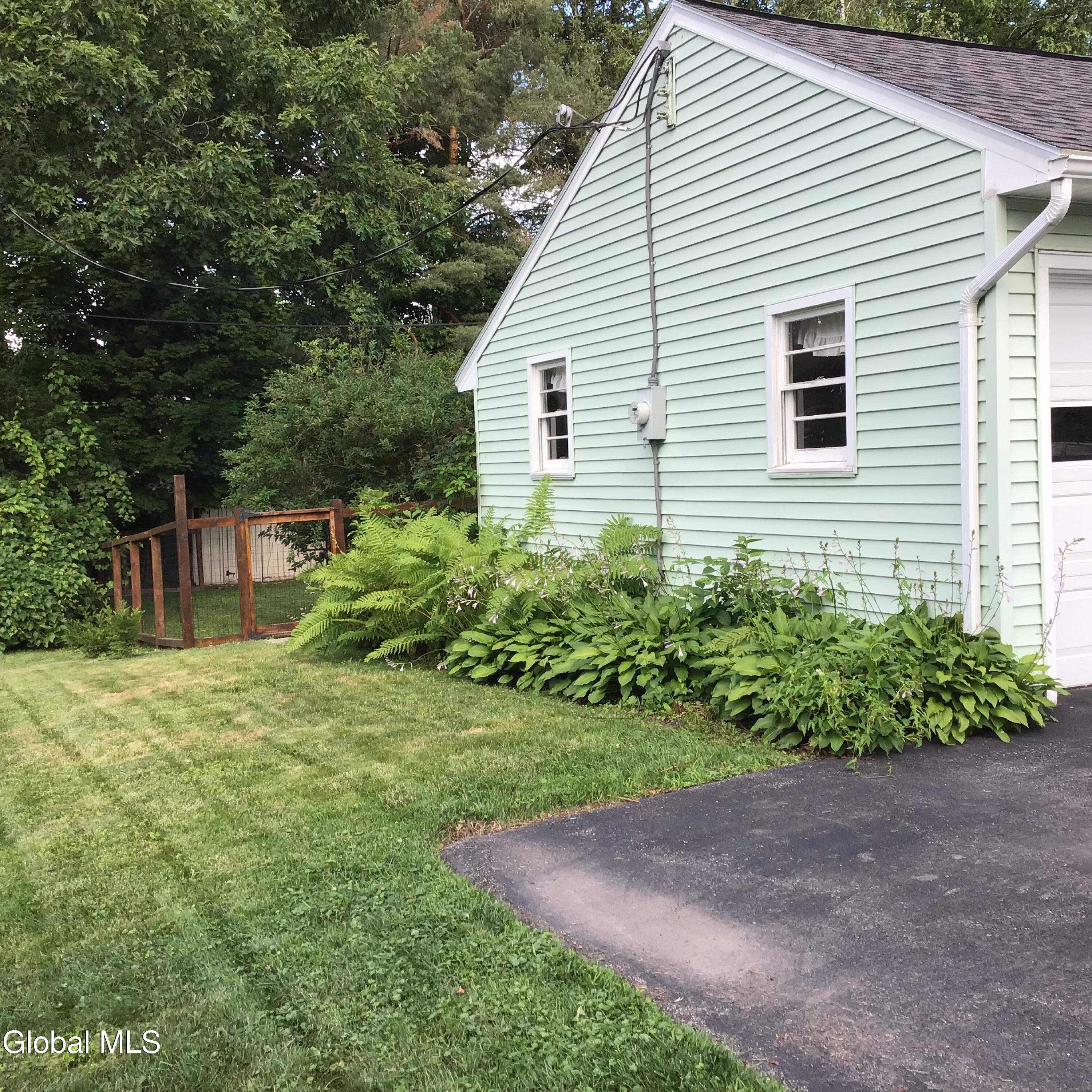 40 Glendale Road Latham NY 12110