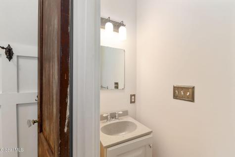 1476 Regent Street Niskayuna NY 12309