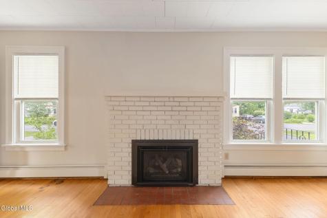 1476 Regent Street Niskayuna NY 12309