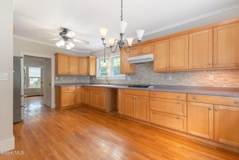 1476 Regent Street Niskayuna NY 12309