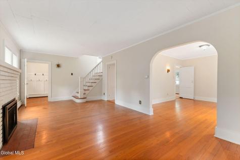 1476 Regent Street Niskayuna NY 12309