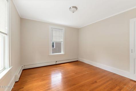 1476 Regent Street Niskayuna NY 12309