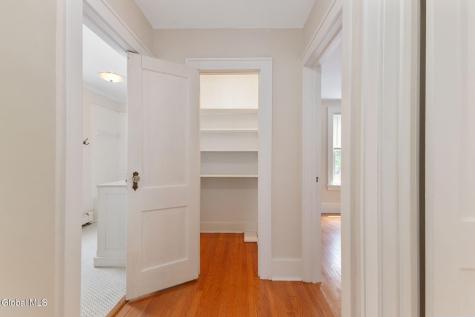 1476 Regent Street Niskayuna NY 12309
