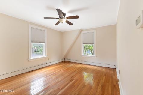 1476 Regent Street Niskayuna NY 12309