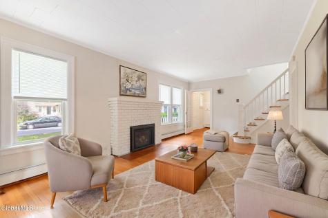 1476 Regent Street Niskayuna NY 12309
