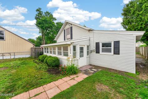 1379 Evergreen Avenue Rotterdam NY 12306