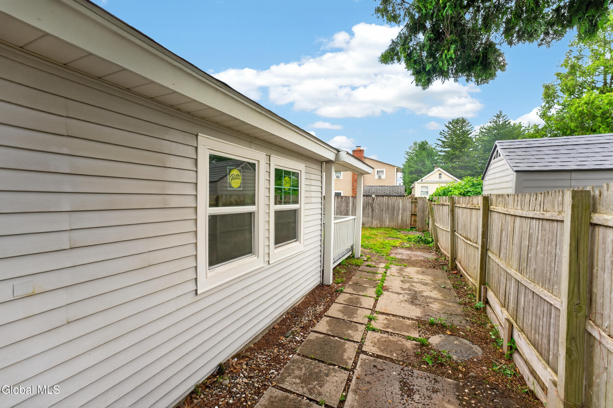 1379 Evergreen Avenue Rotterdam NY 12306