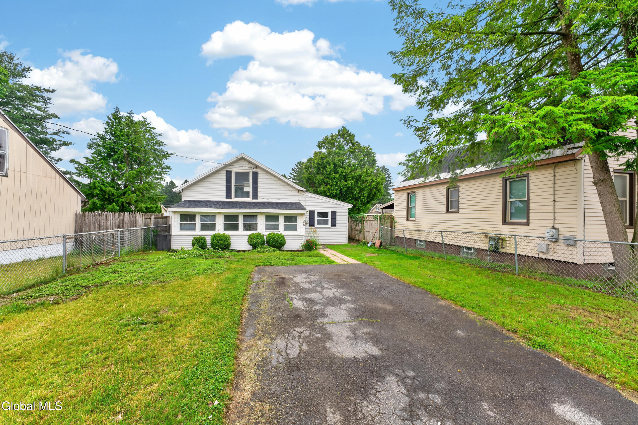 1379 Evergreen Avenue Rotterdam NY 12306