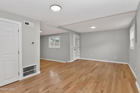 1379 Evergreen Avenue Rotterdam NY 12306