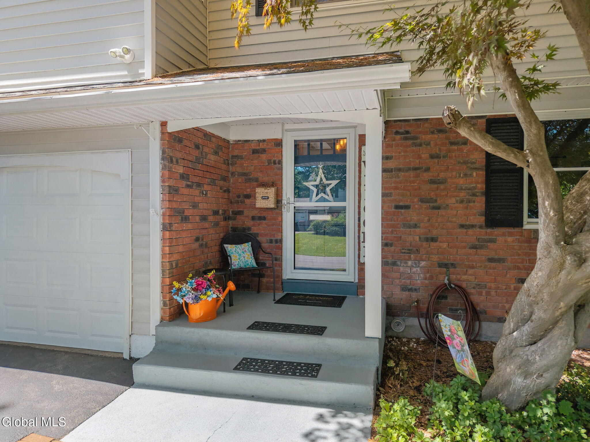 95 Meadowland Street Delmar NY 12054