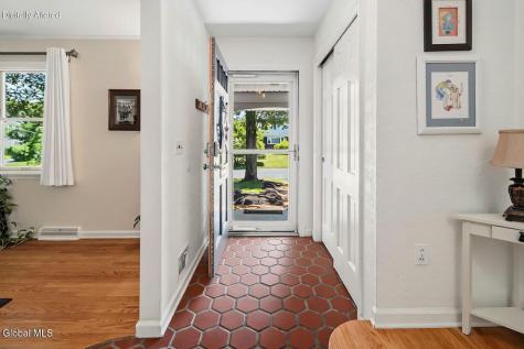 95 Meadowland Street Delmar NY 12054