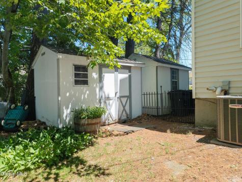 95 Meadowland Street Delmar NY 12054