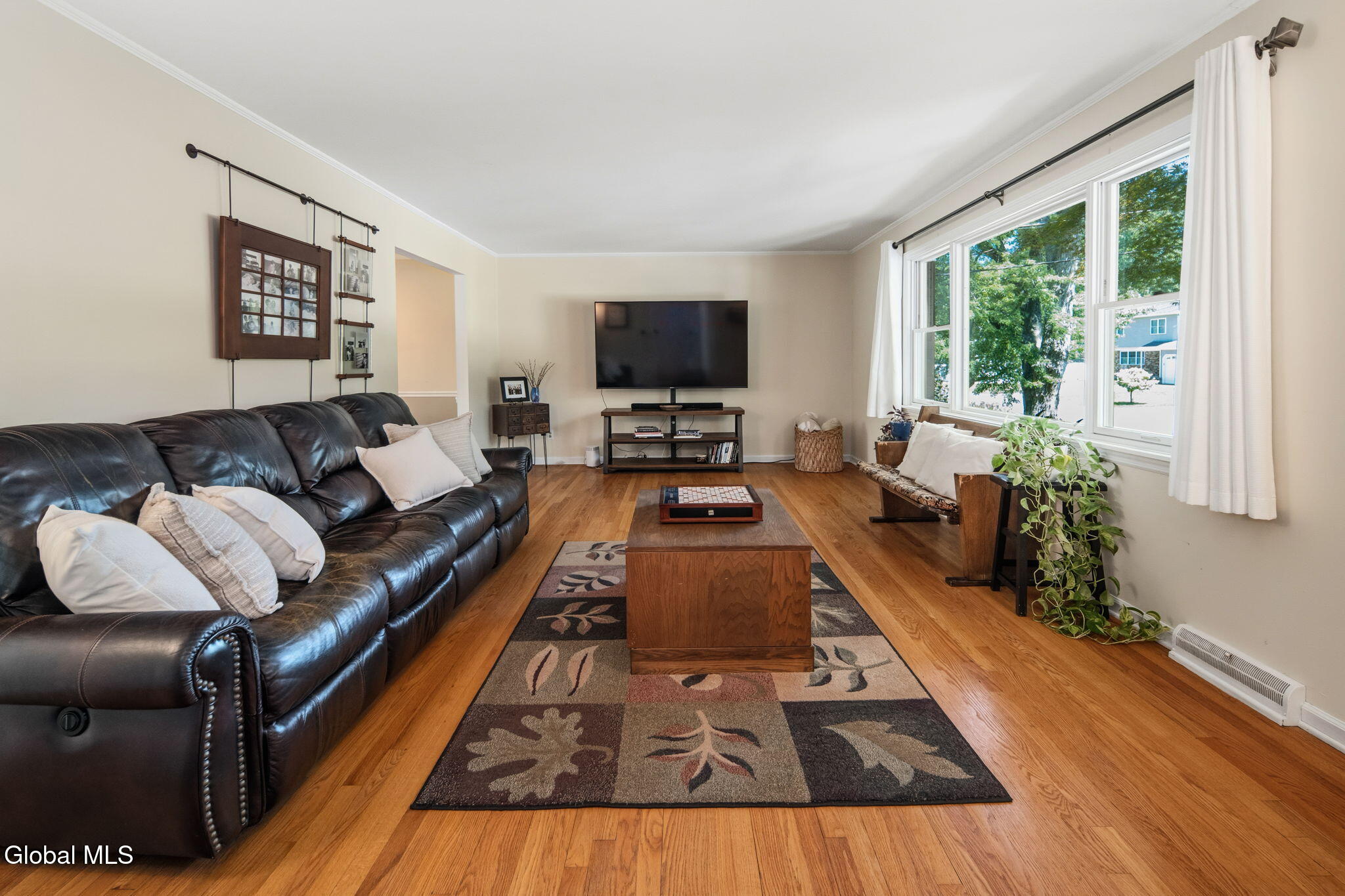 95 Meadowland Street Delmar NY 12054