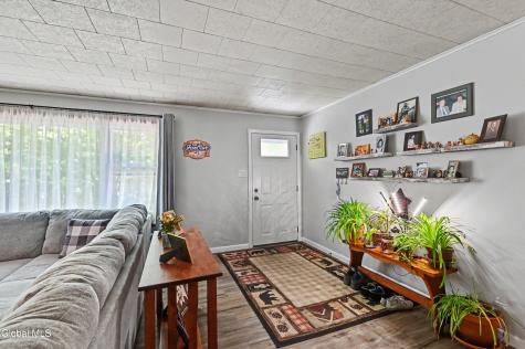 206 Hillview Road Gloversville NY 12078