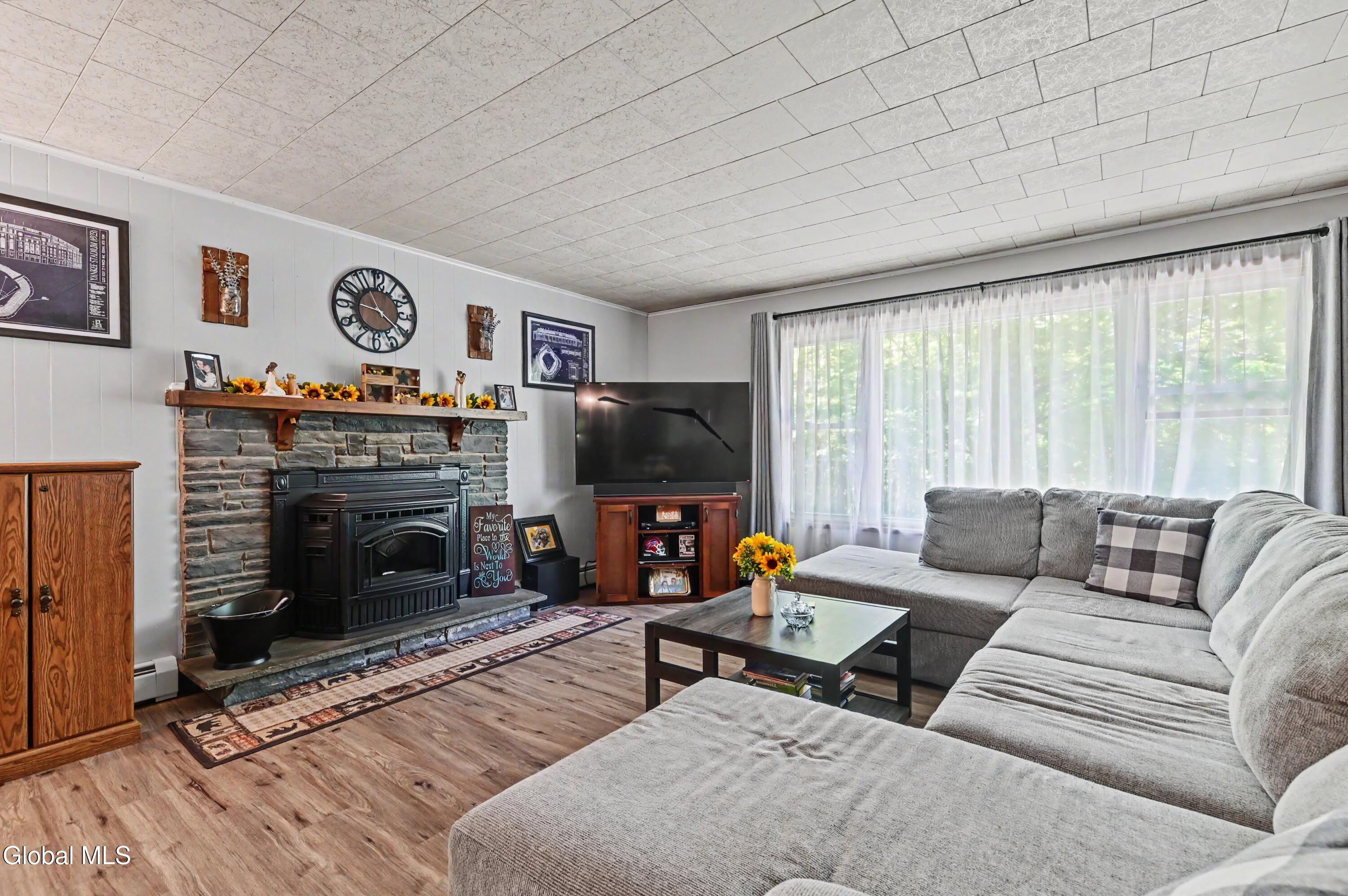 206 Hillview Road Gloversville NY 12078
