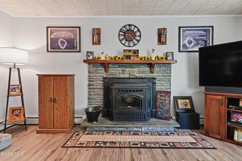 206 Hillview Road Gloversville NY 12078