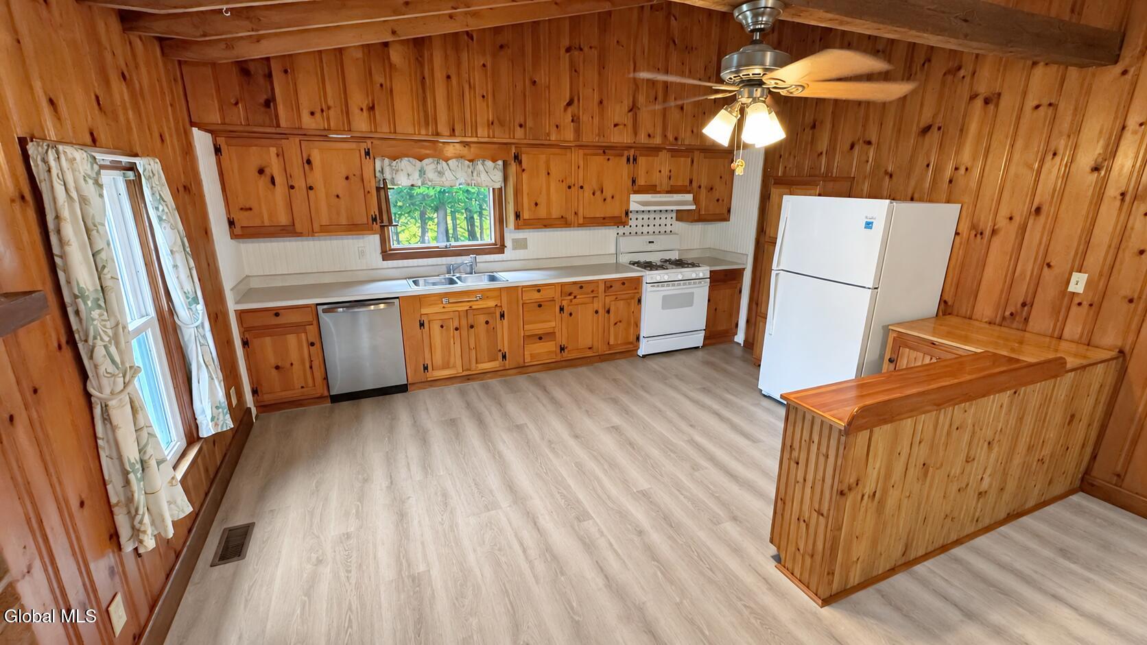 24 Shufelt Way Schroon Lake NY 12870