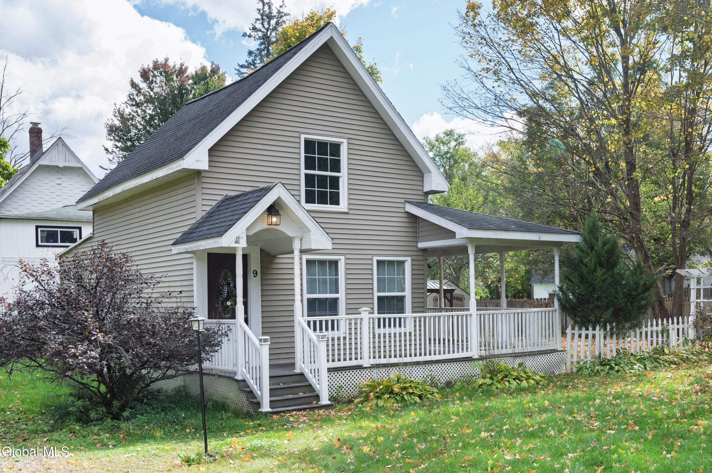 9 Haven Avenue Round Lake NY 12151
