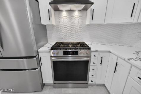 5 Breski Lane Halfmoon NY 12065
