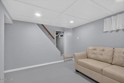 5 Breski Lane Halfmoon NY 12065