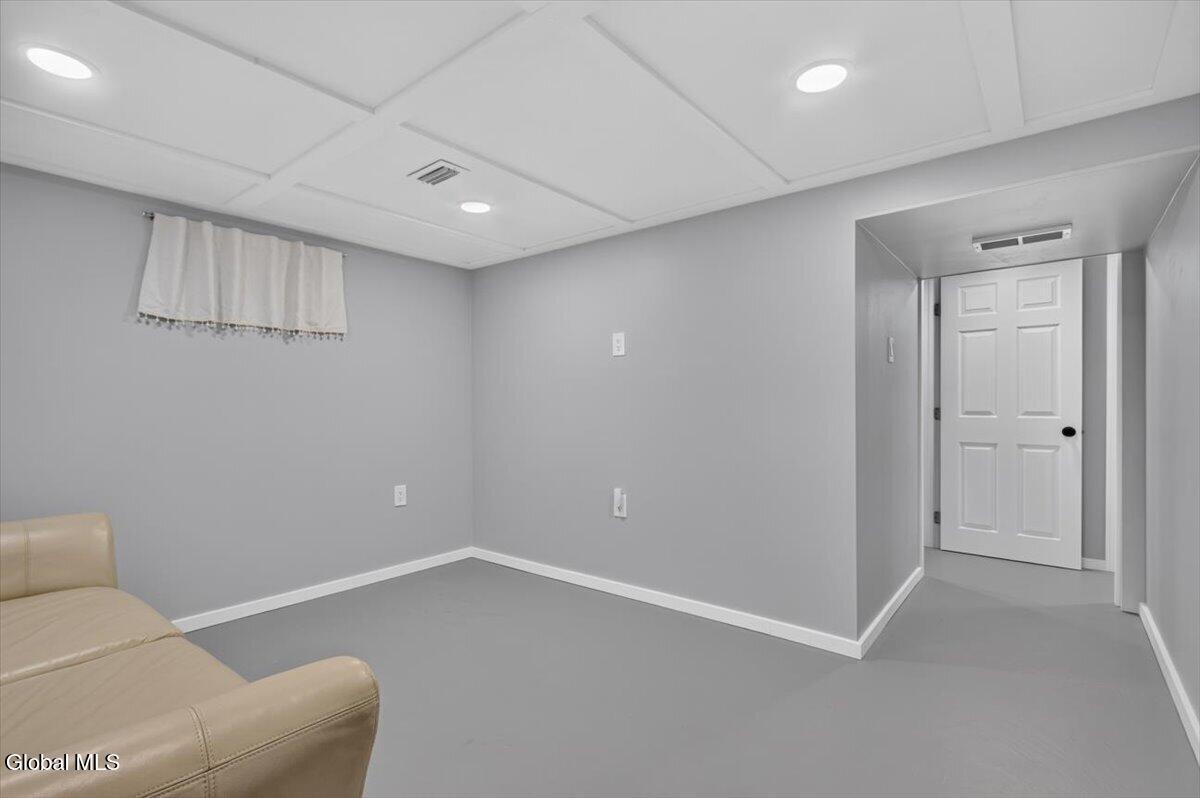 5 Breski Lane Halfmoon NY 12065